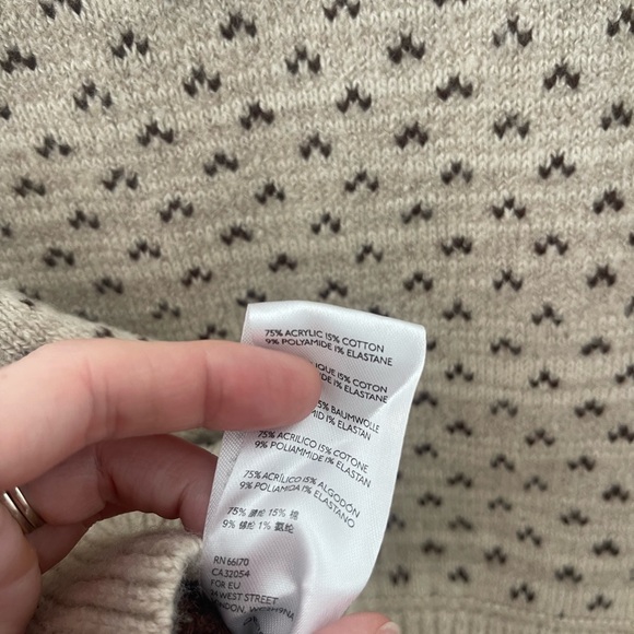 Urban Outfitters BDG Beige and Lime Patterned V-Neck Sweater - Picture 6 of 8